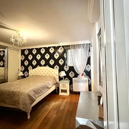 Navona Luxury Flat *